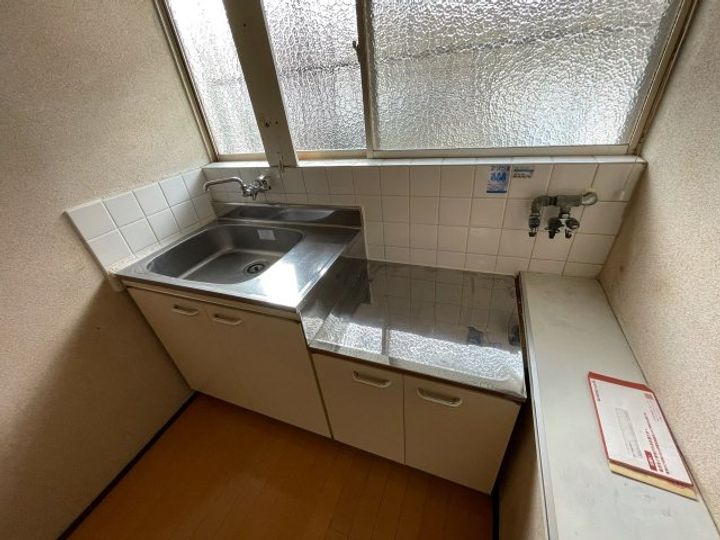 寿町アパートのキッチン
