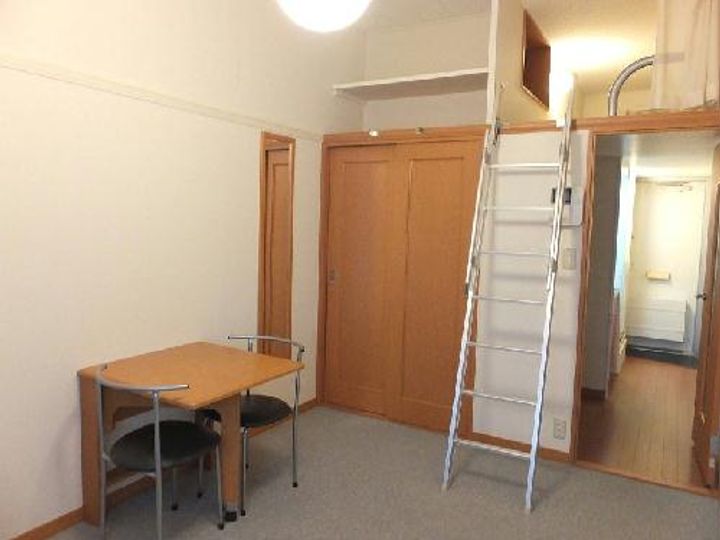 レオパレスガーデンの居間