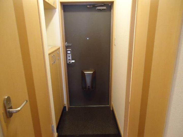 埼玉県鴻巣市明用(アパート)の賃貸物件の玄関