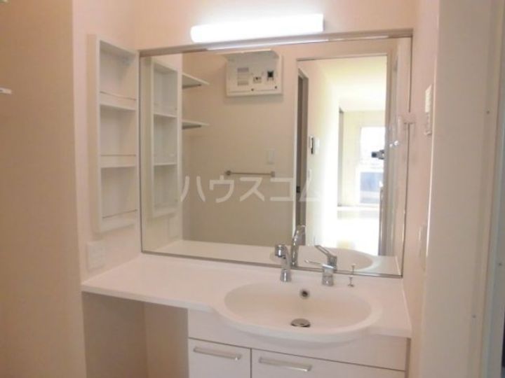 パークドオートム Aの内装