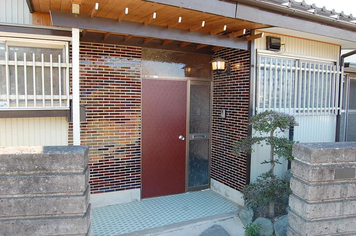 群馬県伊勢崎市境女塚(一戸建)の賃貸物件の玄関