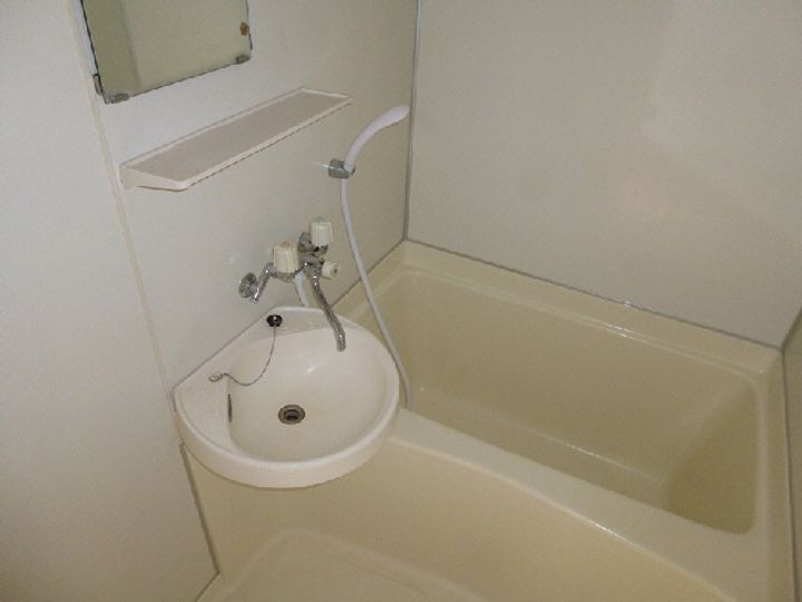 レイトンハウスの風呂