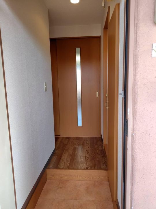クリスタータの玄関