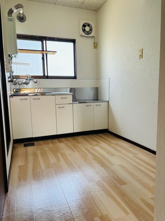 リバティ川先の内装
