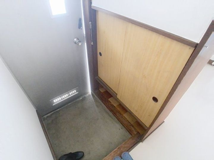 渡辺ハイツの玄関