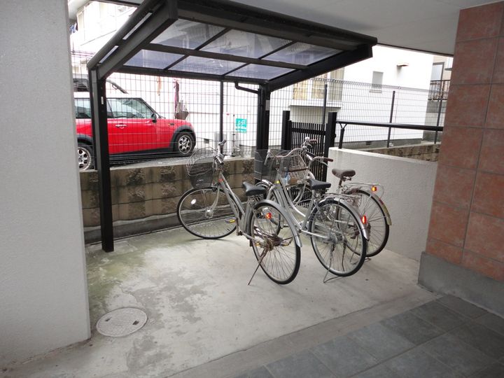 センチュリー五番館の地図