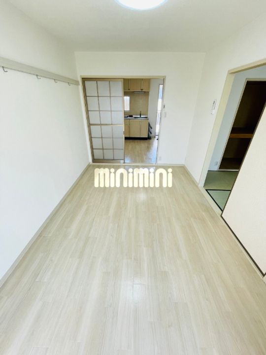 タウンアベニュー小泉Aの居間