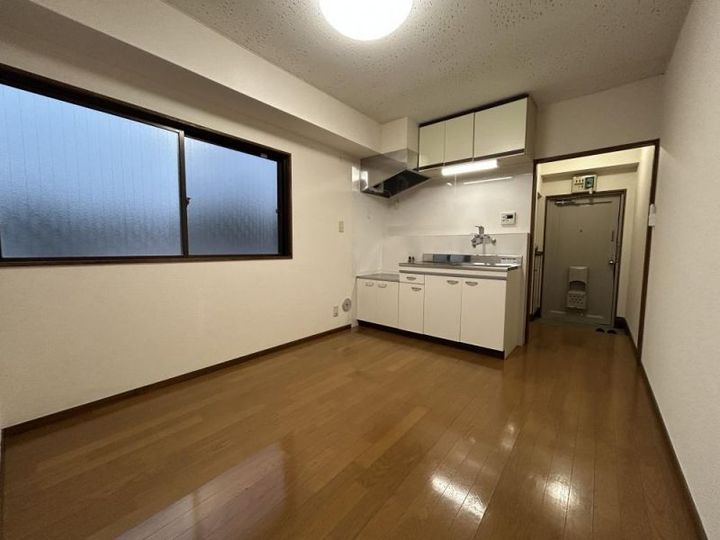 ハイツサンシャインの居間