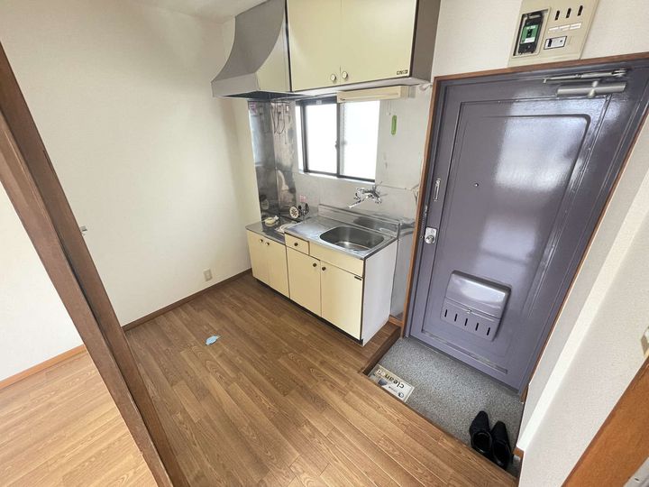 東京都世田谷区下馬2(マンション)の賃貸物件の玄関