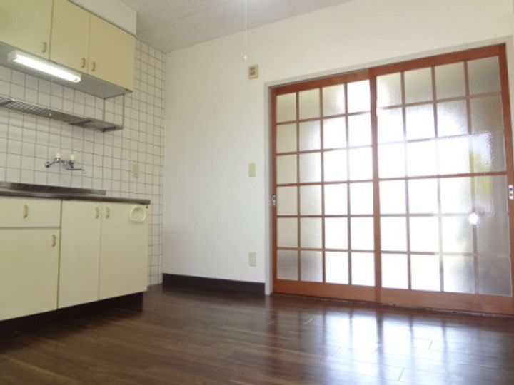 滋賀県米原市西山(アパート)の賃貸物件の居間