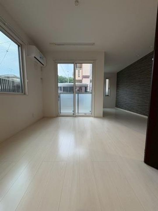 広島県広島市佐伯区旭園(アパート)の賃貸物件の居間