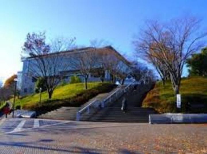 サンライズサトウの周辺