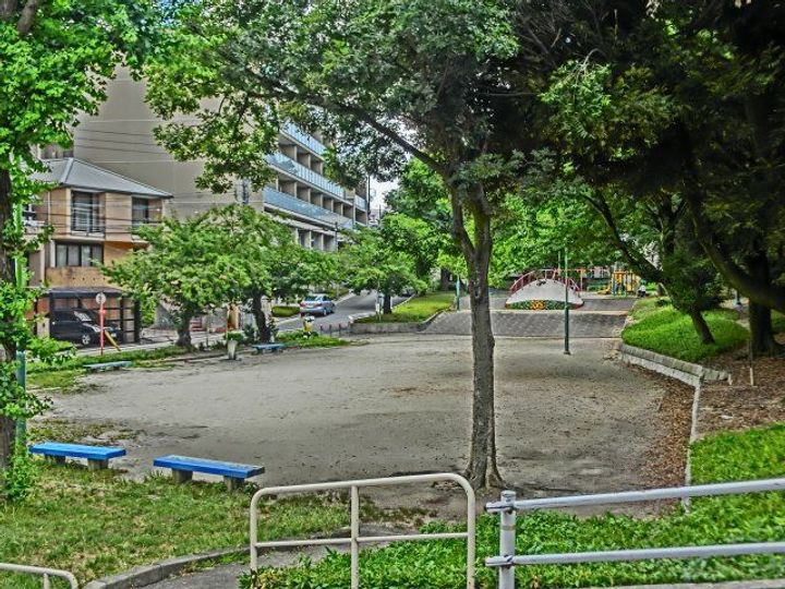 ルミエール城山の周辺