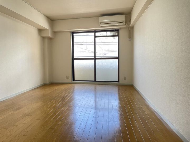 ときわ神田ハイツの居間