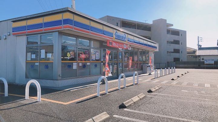 エレガンス利平治Bの周辺