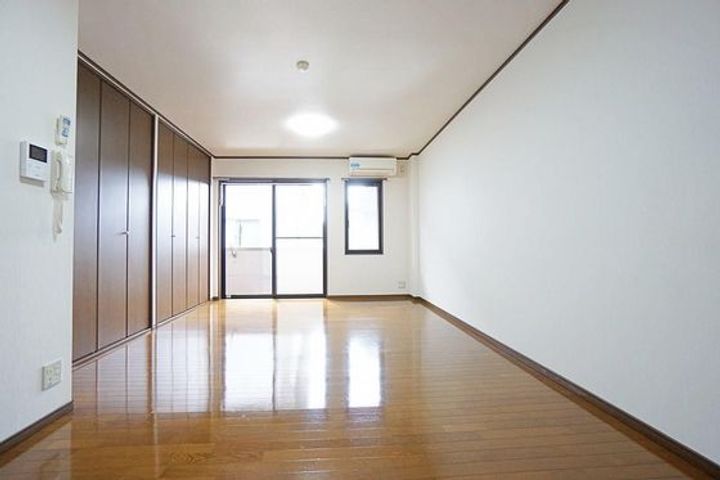 ピュア・レジデンスA&Aの居間