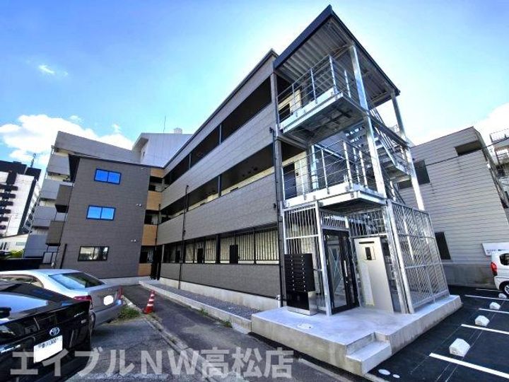 シャリンティアの外観