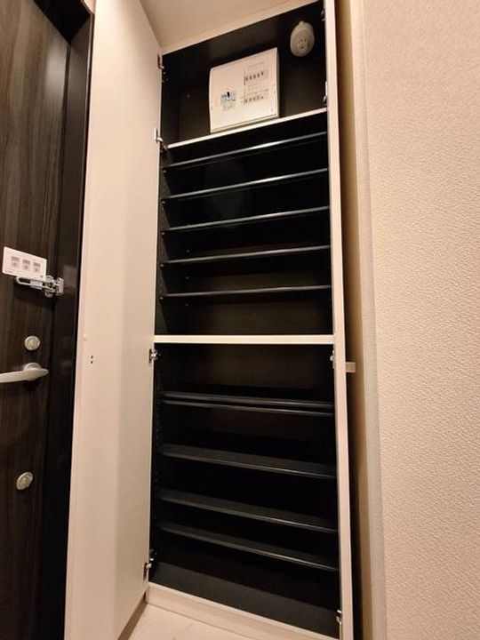 神奈川県横浜市旭区中希望が丘(マンション)の賃貸物件の玄関