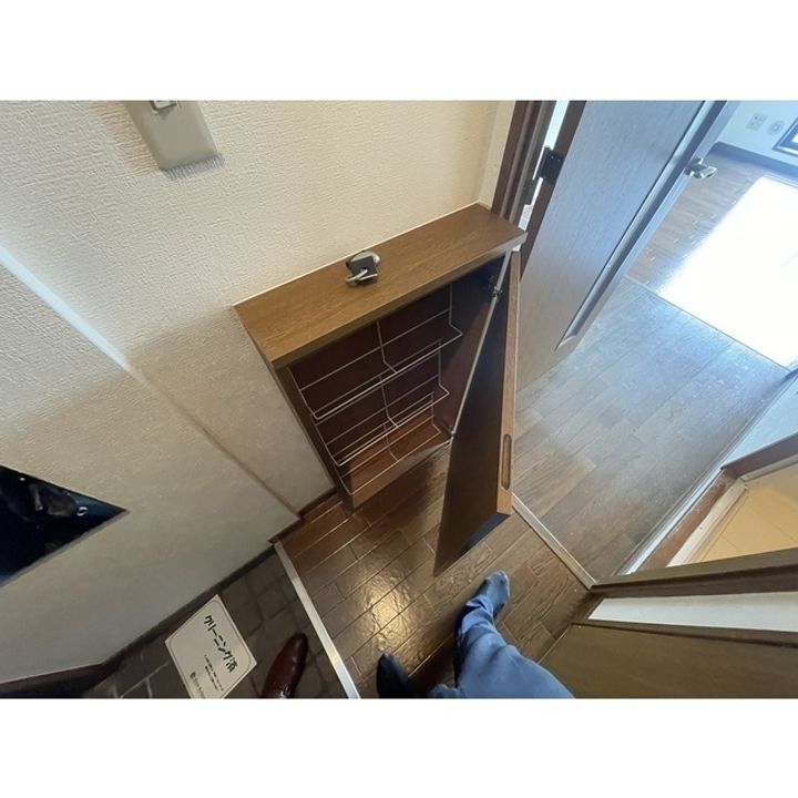 レジデンス川原の玄関