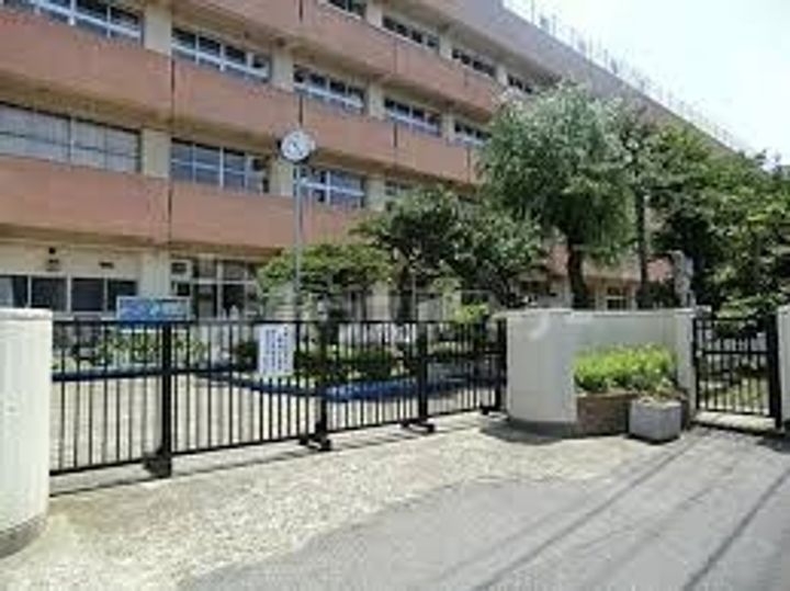 ロックグランデの周辺