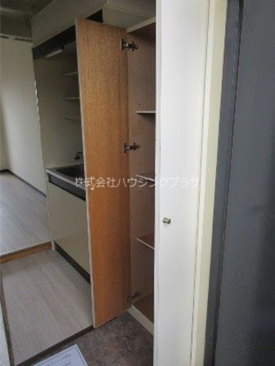 カーメル下高井戸の玄関