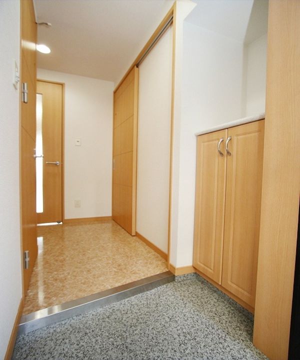 福岡県福岡市西区西都1(マンション)の賃貸物件の玄関