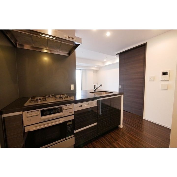 コンフォリア新宿イーストサイドタワーのキッチン