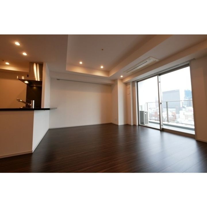 コンフォリア新宿イーストサイドタワーの居間