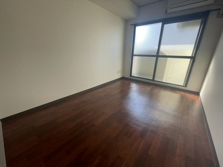 エルハイム庚午 B棟の居間