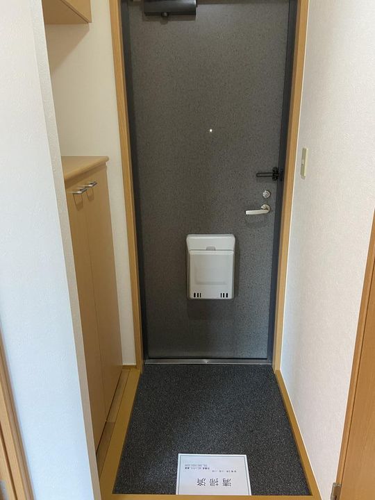 エクリューA棟の玄関