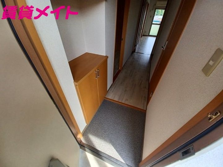 フラット立石C棟(伊賀市別府)の玄関