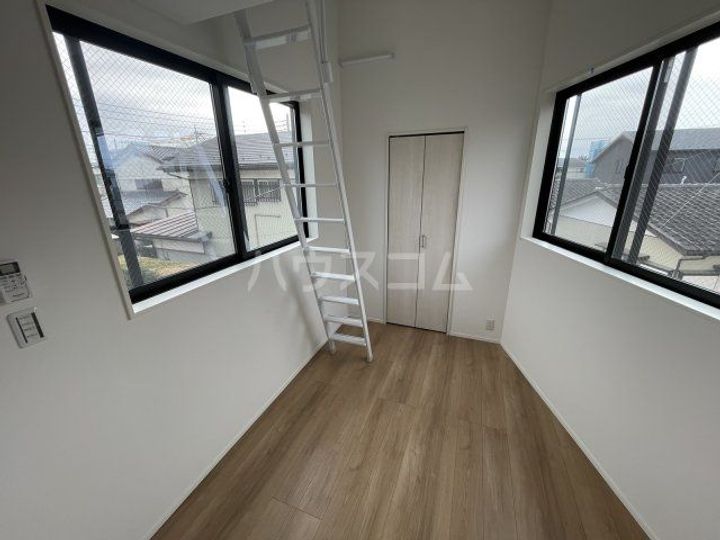 MELDIA一ノ割の居間