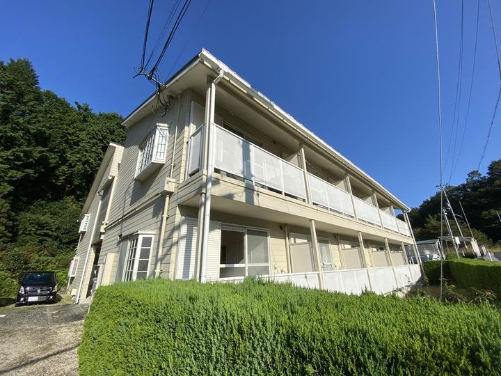 グランドハイツ柴原 A棟の外観
