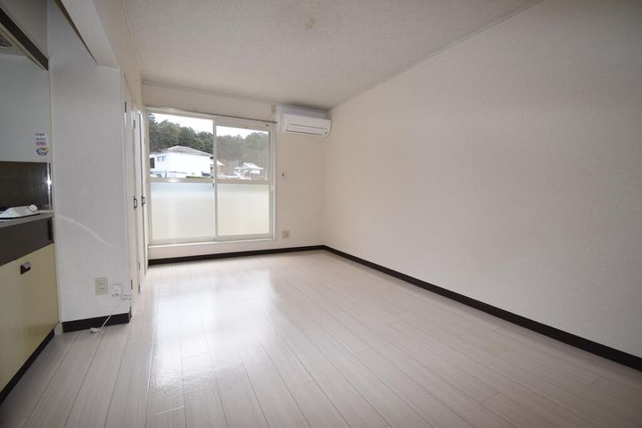 グランドハイツ柴原 A棟の居間