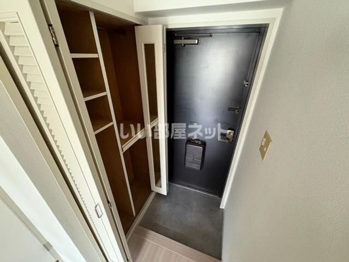 兵庫県明石市魚住町住吉2(マンション)の賃貸物件の玄関