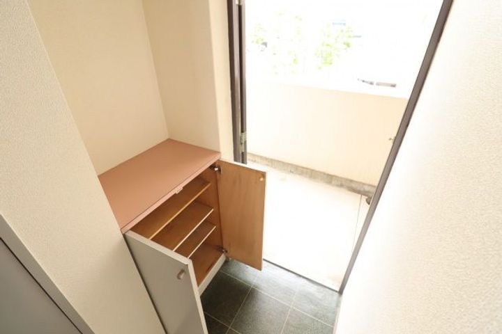 リブレ東蟹屋の玄関