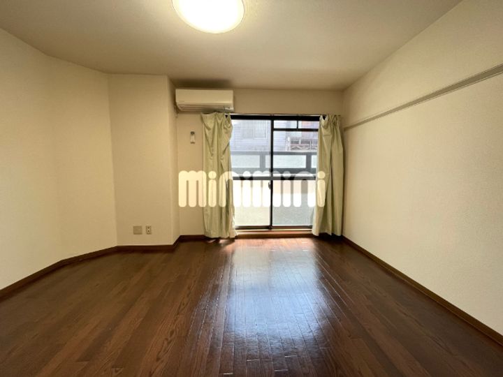 フォーヴル中島の居間