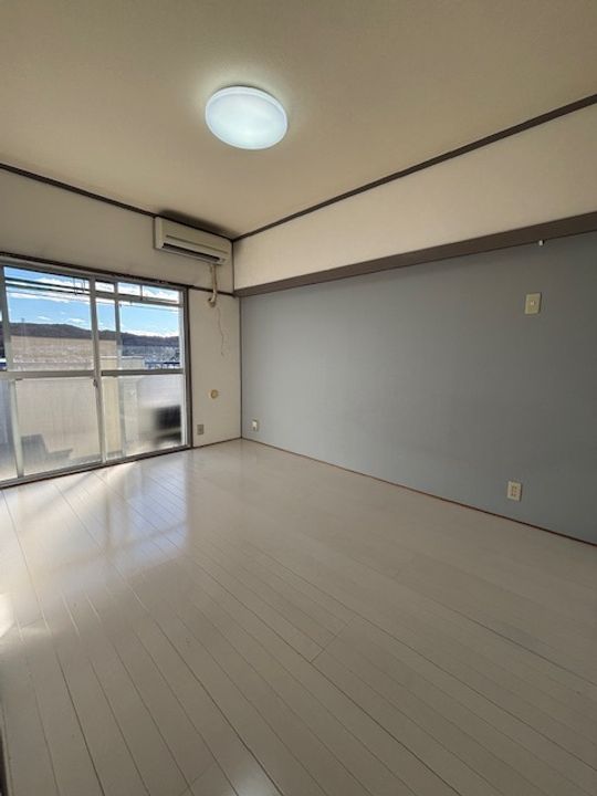 クローバーマンションの居間