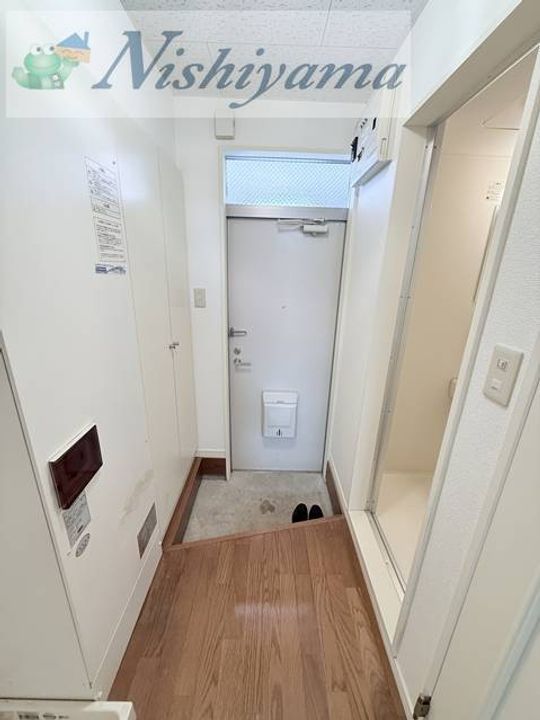 ハイツ西大通の玄関