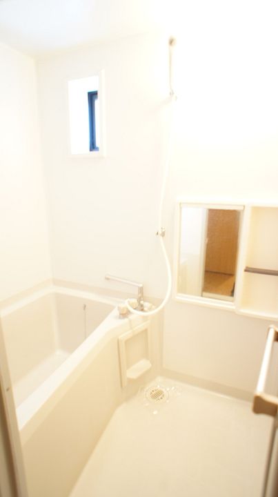 コゥジィーコートCの風呂