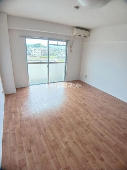 プレアール仏生山I・IIの内装