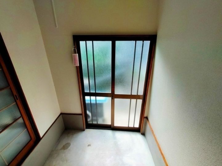 越智貸家(1Kタイプ)の玄関