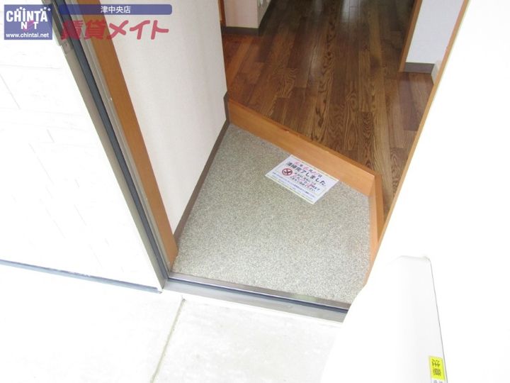 NEU HAUSの玄関