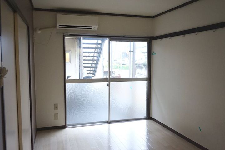 西遊馬ハイツBの居間