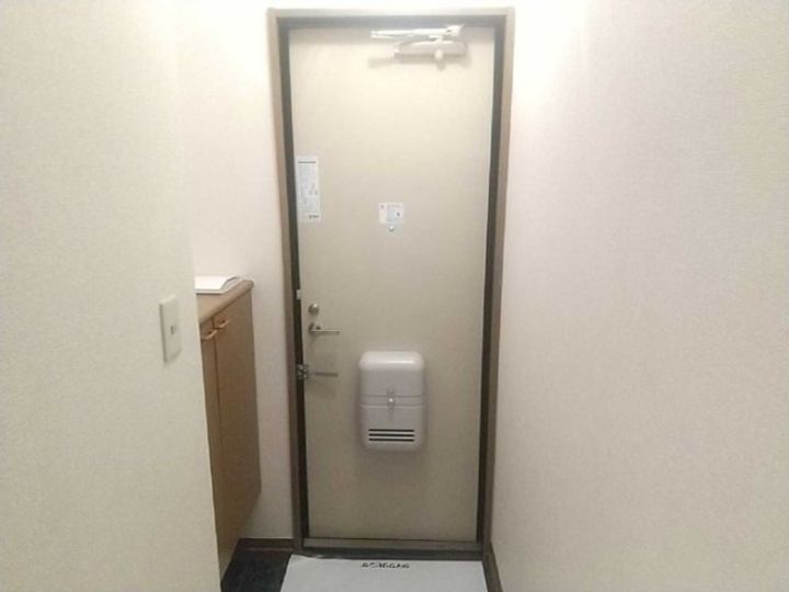 サニーコートしもはたの玄関