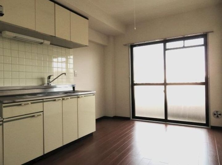 東京都東大和市立野4(マンション)の賃貸物件の居間