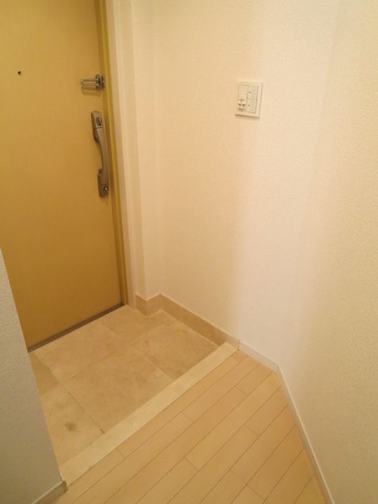 ドルチェ千歳船橋の玄関