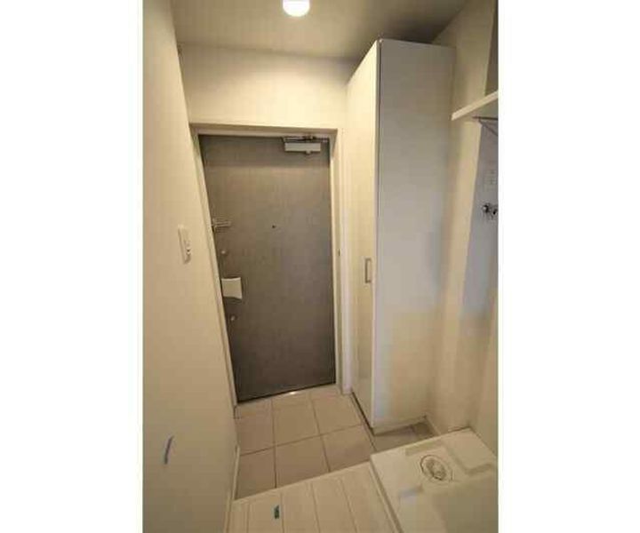 東京都練馬区春日町5(マンション)の賃貸物件の玄関