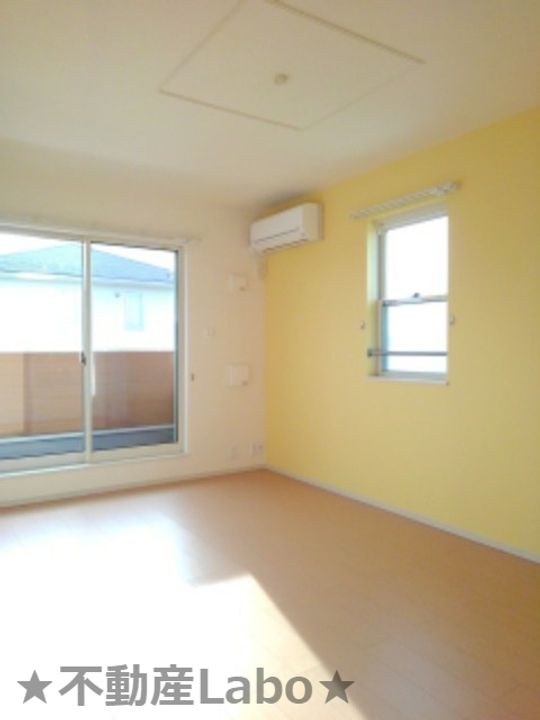 徳島県板野郡北島町鯛浜字かや(アパート)の賃貸物件の居間