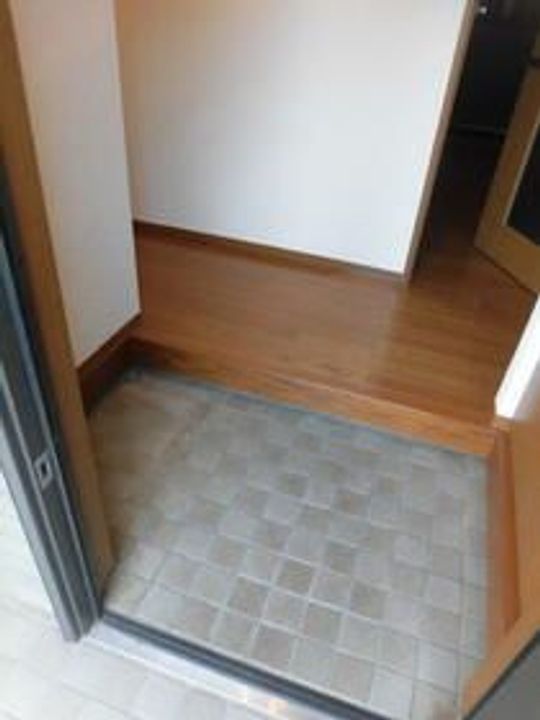 シャンボールKTの玄関